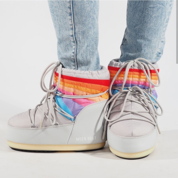 Moon Boot Low Icon Rainbow Snow Boots Moon Boots Low Rainbow Boot Gray - Picture 3 of 16
